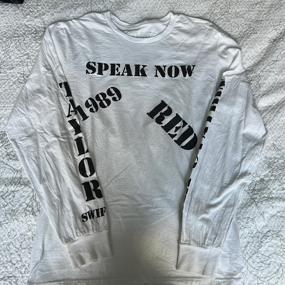 Taylor Swift AMA Live Performance Long Sleeve Shirt